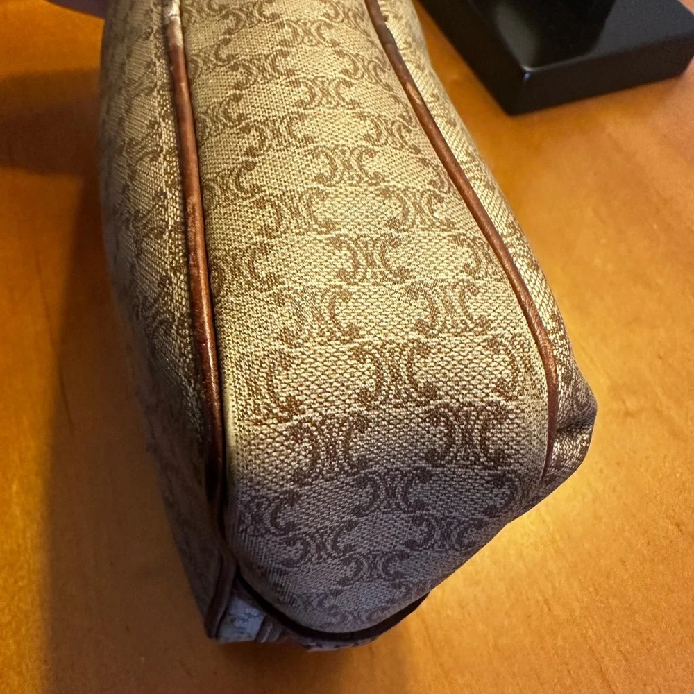 Celine Vintage Buff Triomphe Wristlet. EUC. - Picture 11 of 12